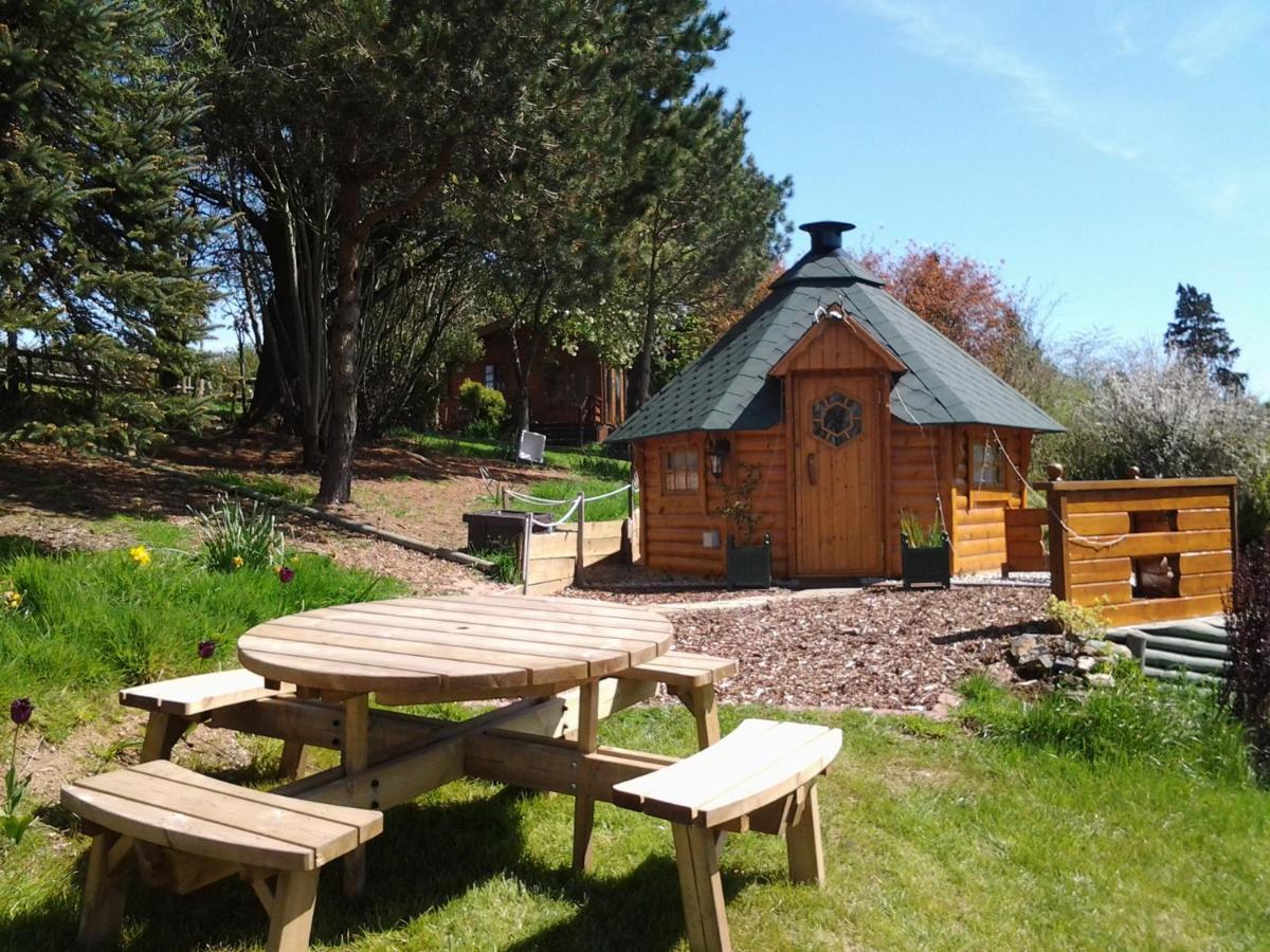Tudor Lodge With Pool & Bbq Cabin Liskeard Exterior photo