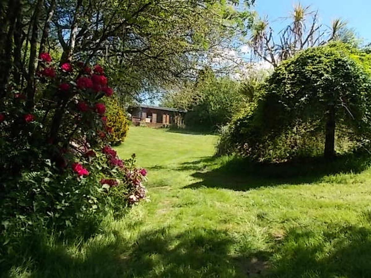 Tudor Lodge With Pool & Bbq Cabin Liskeard Exterior photo