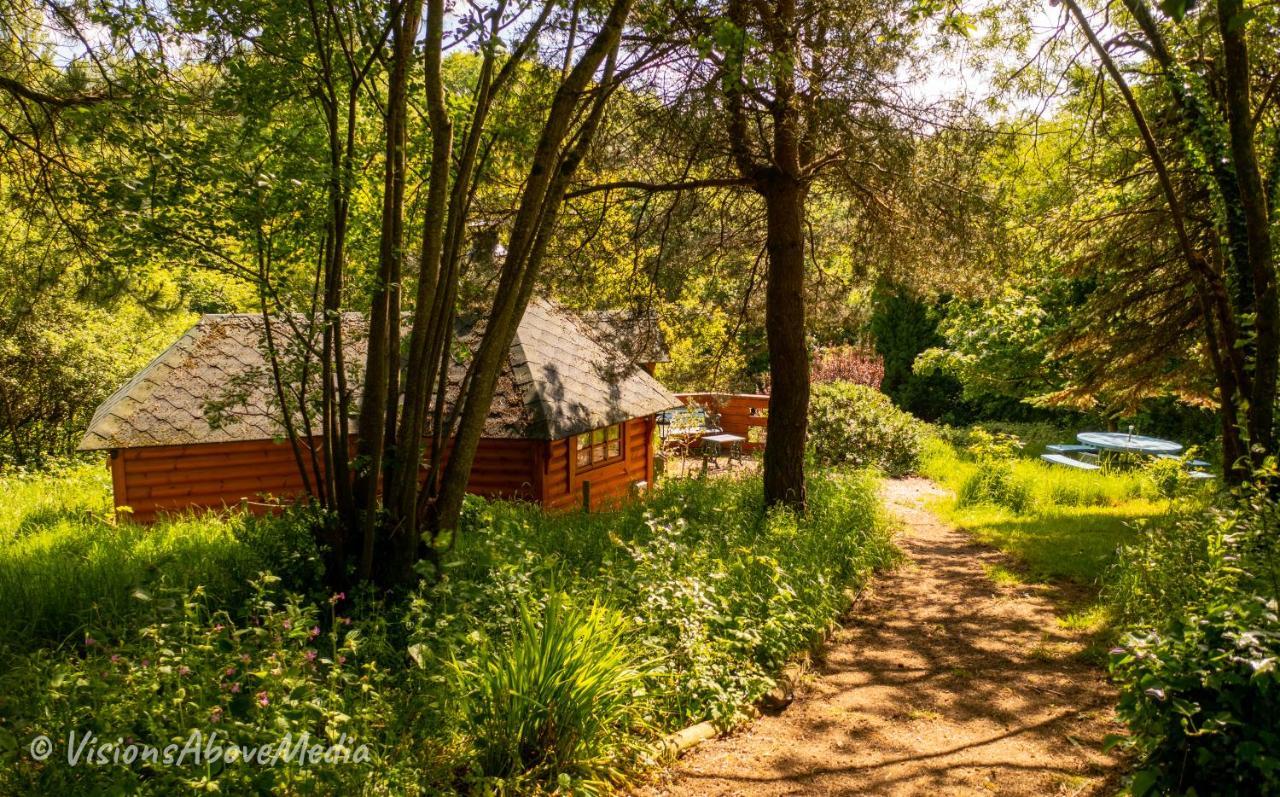 Tudor Lodge With Pool & Bbq Cabin Liskeard Exterior photo