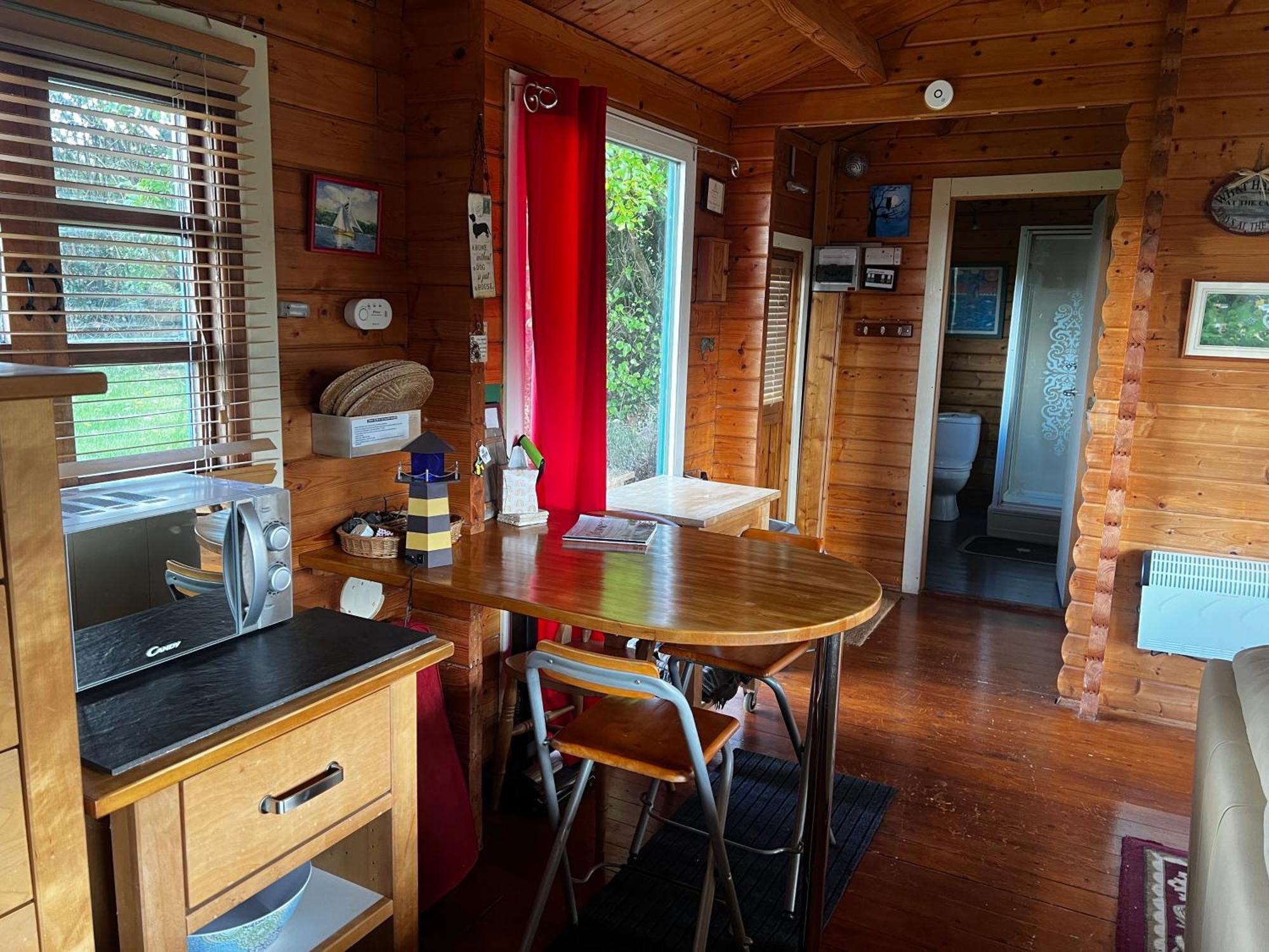Tudor Lodge With Pool & Bbq Cabin Liskeard Exterior photo